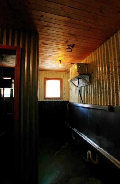 Туалет старого отеля — стоковое фото