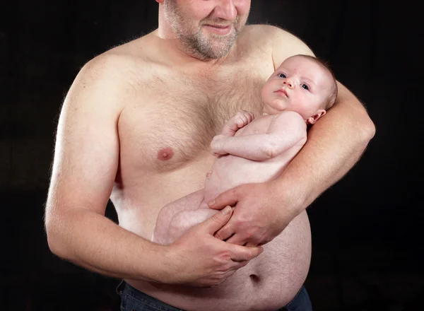 Padre e figlia appena nata — Foto Stock
