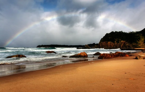 Regenbogen über dem Ozean — Stockfoto