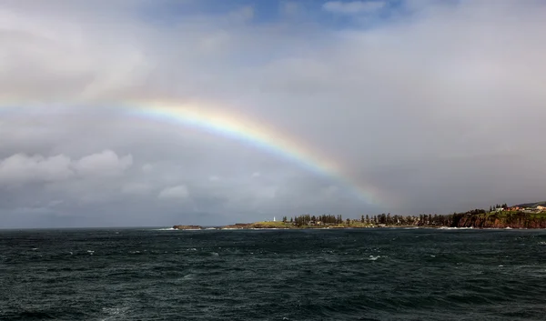 Rainbow over de Oceaan — Stockfoto