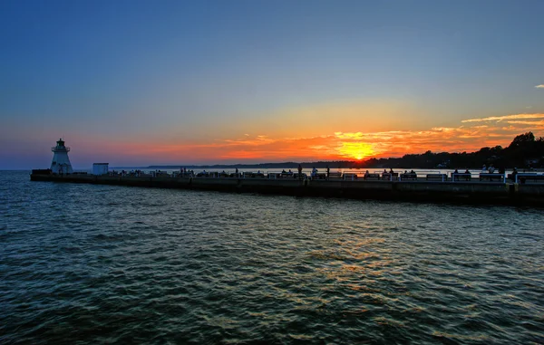 Coucher de soleil sur le port dover — Photo
