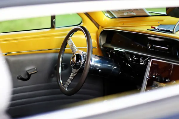 Klassiska vintage bil — Stockfoto