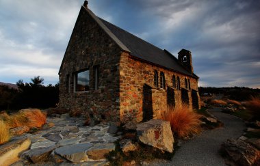 Kilise tarafından bir buzul Gölü