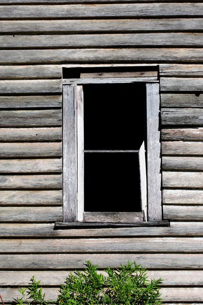 Rustikales Fenster — Stockfoto
