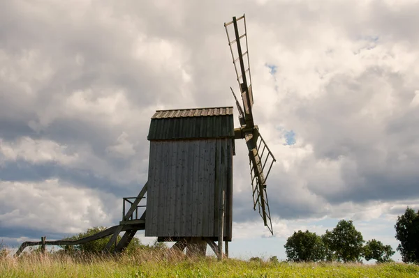 Oude houten windmolen — Stockfoto