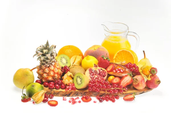 Várias frutas e suco — Fotografia de Stock