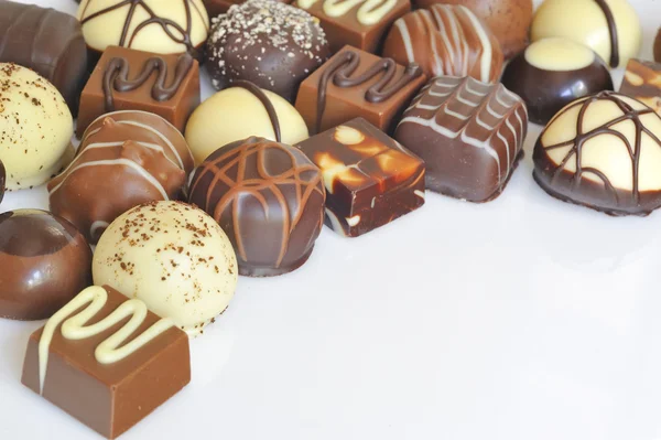 Různé čokoládové bonbóny — Stockfoto