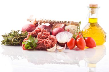 İtalyan domates sosu için malzemeler