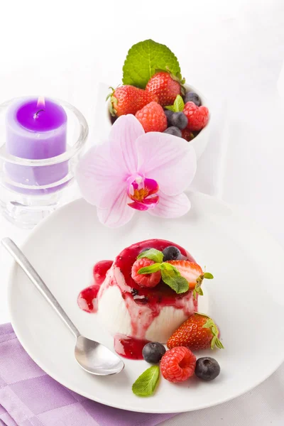 Panna Cotta with Berries — Stock Photo, Image