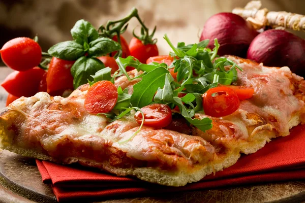 Pizza Arugula and Cherry Tomatoes — Stock Photo, Image
