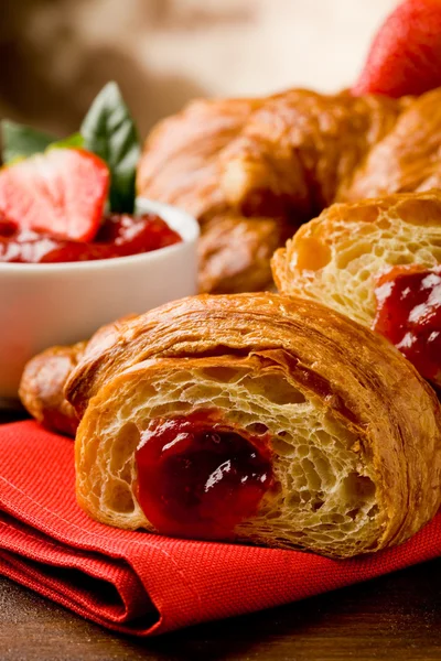 Croissants with marmelade — Stock Photo, Image