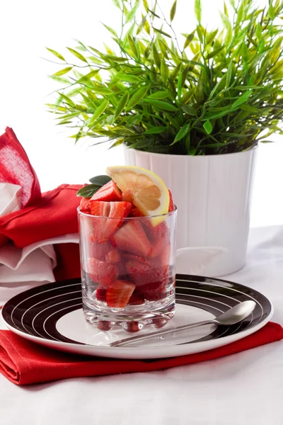 Strawberries with lemon — Stock Photo, Image