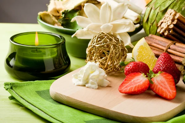 Strawberry Dessert on Cutting board — Stock Photo, Image