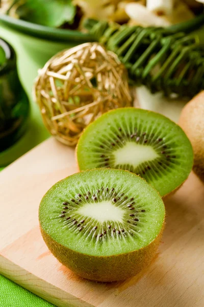 Kiwi dessert på skärbräda — Stockfoto