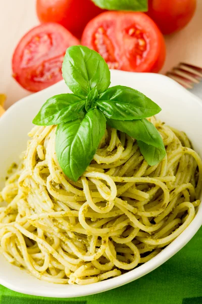 Spaghetti med pesto — Stockfoto