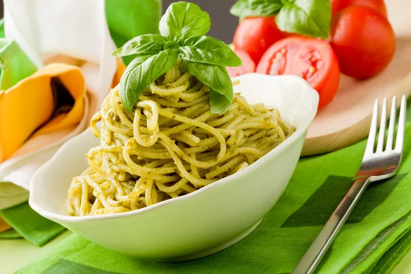Spaghetti met pesto — Stockfoto