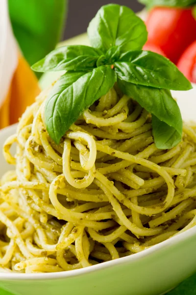 Spaghetti mit Pesto — Stockfoto