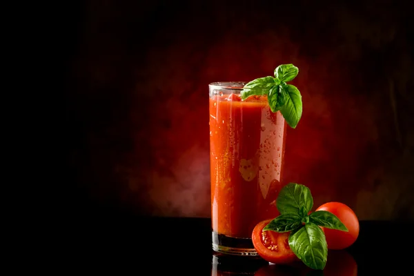 Pomidorowy sok - bloody mary koktajl — Zdjęcie stockowe