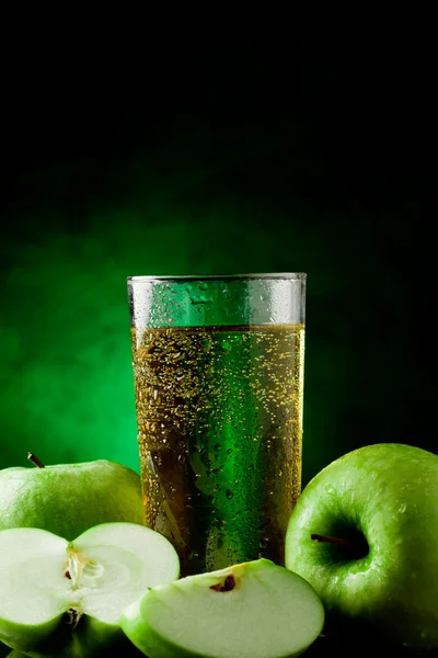Zumo de manzana verde —  Fotos de Stock