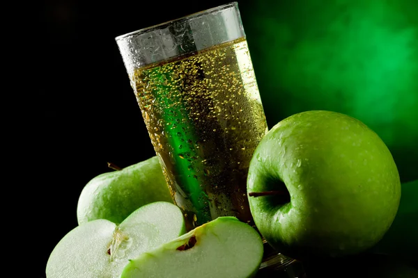 Sumo de maçã verde — Fotografia de Stock