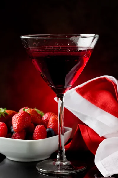 Cocktail with berries — Stock Photo, Image