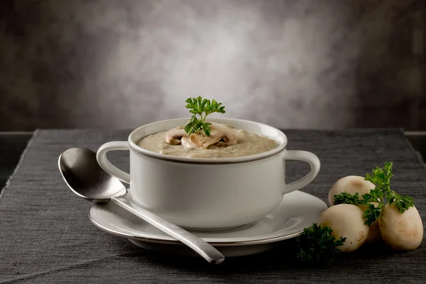 Zupa grzybowa z natką pietruszki — Zdjęcie stockowe
