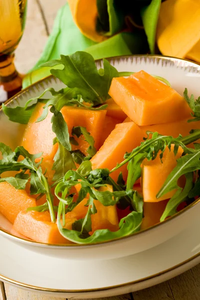 Melone und Rucola Salat — Stockfoto