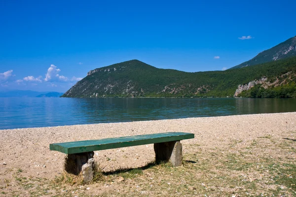 Πάγκος σε λίμνη Οχρίδα — Φωτογραφία Αρχείου