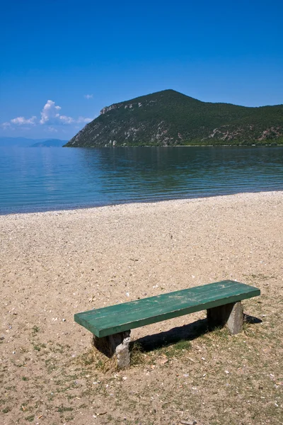 Bench at Lake Ohrid — Stock Photo, Image