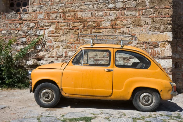 Vecchia auto dell'Europa orientale — Foto Stock