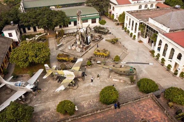 하노이 육군 박물관 마당 — 스톡 사진
