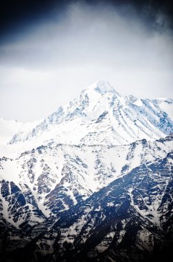 en yüksek dağlar, kar ile kaplı. Hindistan.