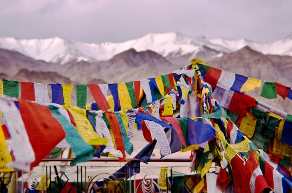 Tibetan prayer flags, India, Leh — Stock Photo, Image