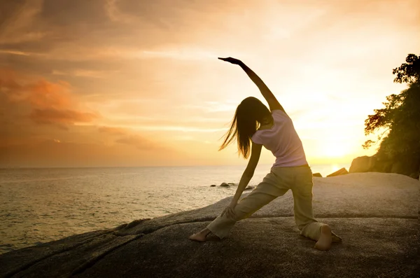 Asian girl posing yoga — Stock Photo, Image