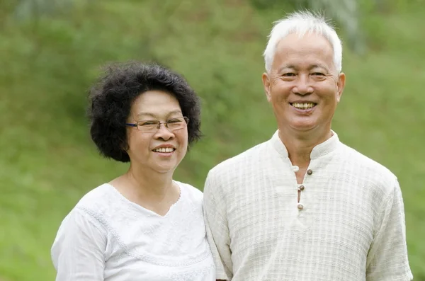 Senior coppia asiatica — Foto Stock