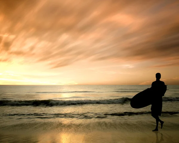 Silhouette del surfista — Foto Stock