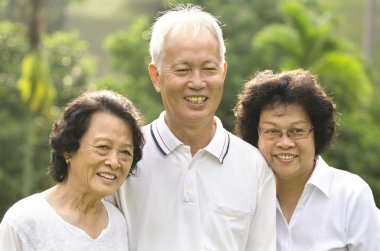 Asya kıdemli yetişkin aile