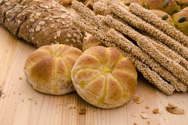 不同的有机面包 — 图库照片