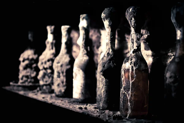 Botellas de vino antiguas — Foto de Stock