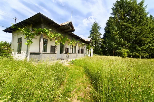 Velha casa romena — Fotografia de Stock