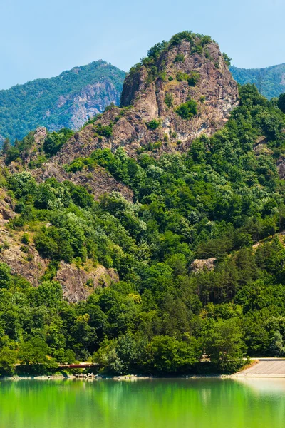 Landschaft mit Bergen aus dem Aoltal in Rumänien — Stockfoto