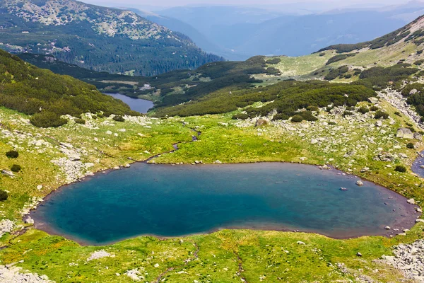 Glacial lake vidal in parang bergen, Roemenië — Stockfoto