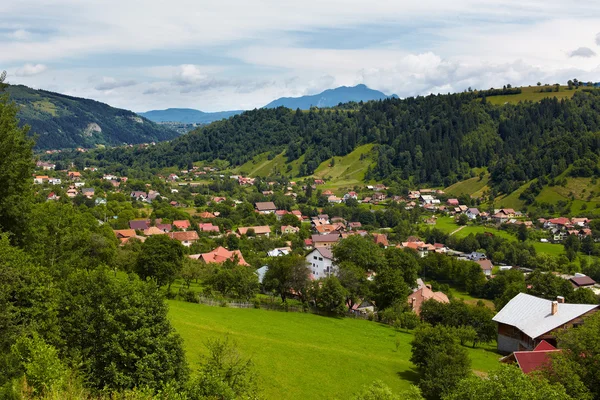 Paisaje alpino con casas en Tirol —  Fotos de Stock
