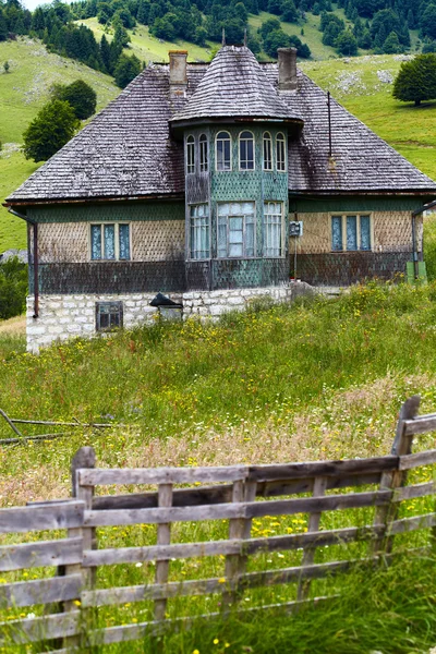 Старый дом — стоковое фото