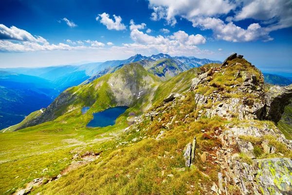 Krajina s fagaras hory v Rumunsku — Stock fotografie