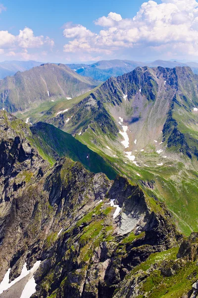 Landschap met fagaras bergen in Roemenië — Stockfoto