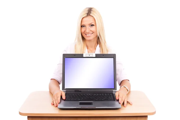 Lärare lady visar laptop skärm — Stockfoto