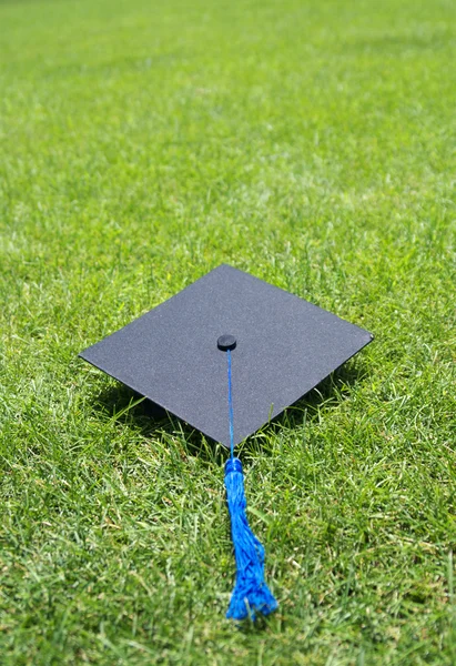 졸업 가운 모자 — 스톡 사진