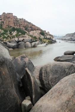 Kayalık Hills Nehri