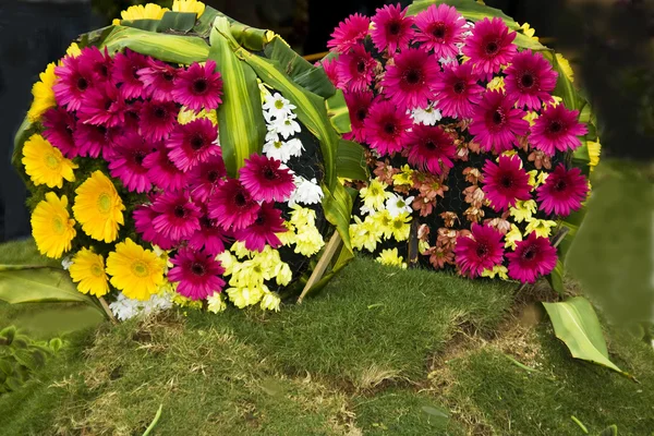 Zwei Blumenboquets — Stockfoto